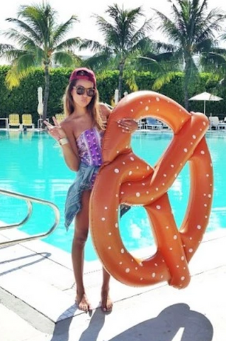 Pretzel Pool Float - HOME SWEET HOME + GIFTS - Free Vibrationz - Free Vibrationz - 1